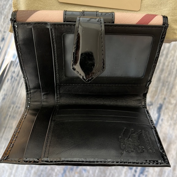 Burberry Wallet (new) - Picture 4 of 9